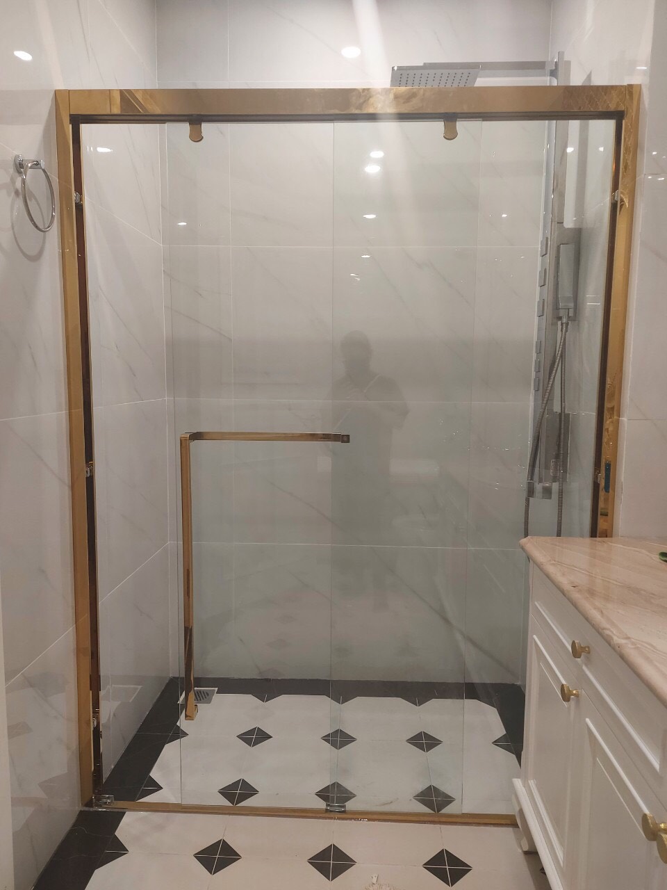 Phụ kiện cabin phòng tắm kính 90 độ